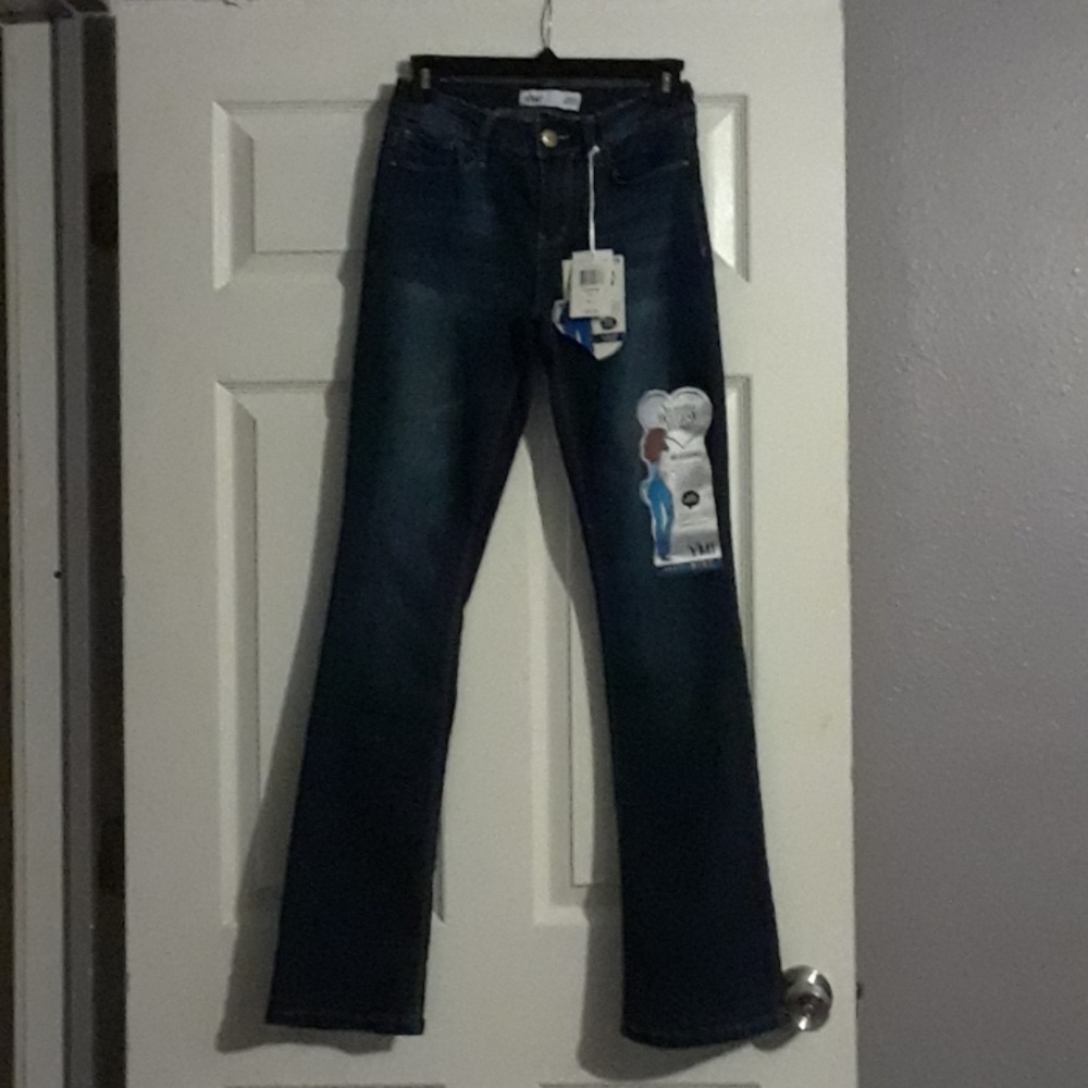 NWT YMI Wanna Bett Butt Mid Rise boot cut jeans